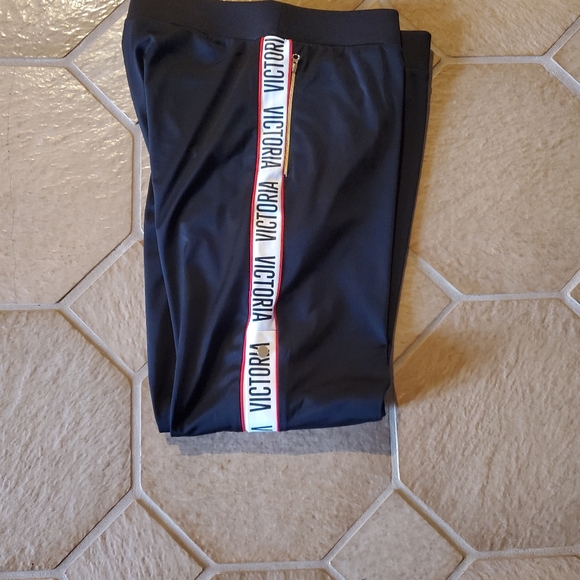 Victoria Secret's Sport Joggers - Picture 4 of 6